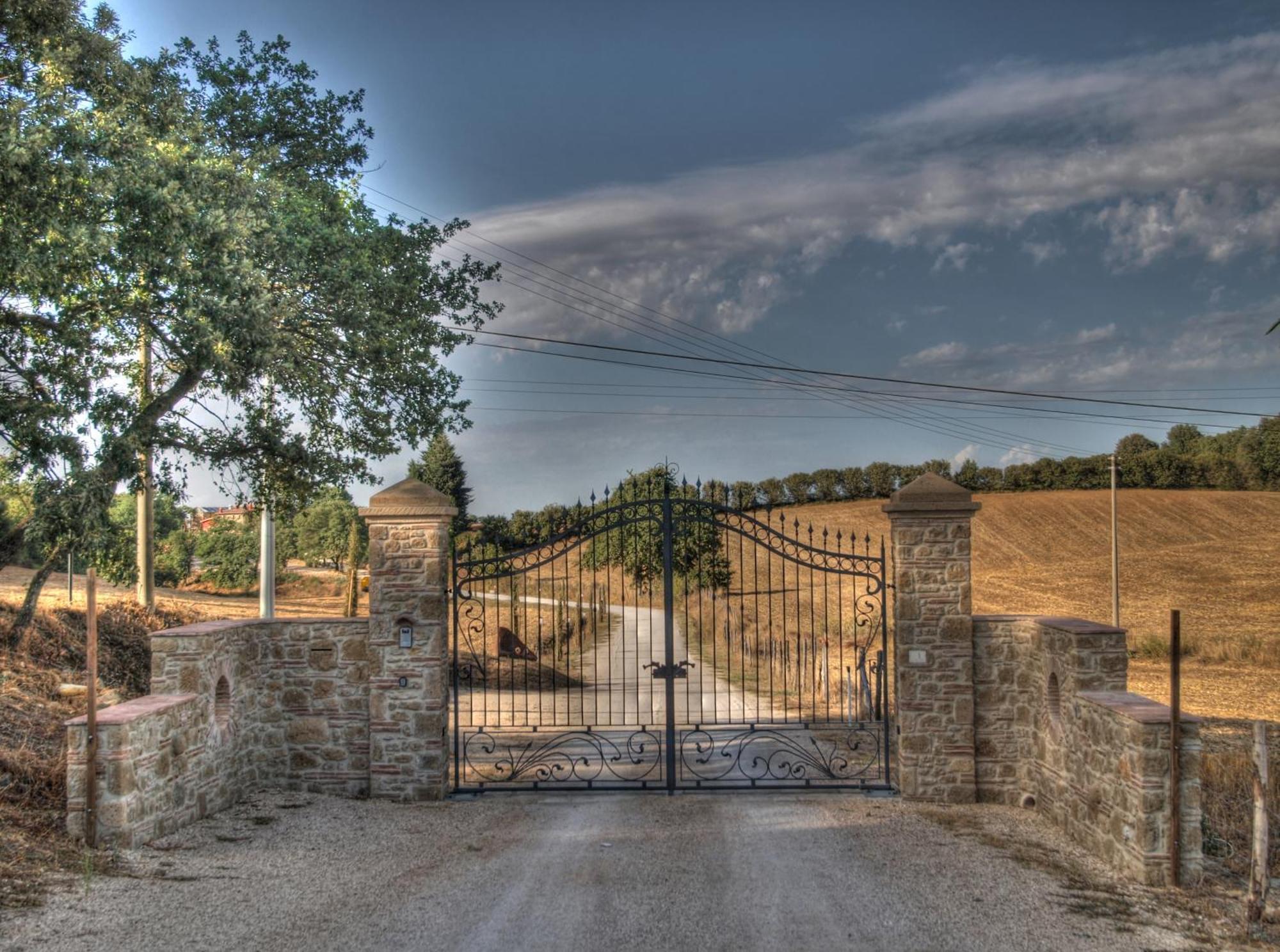 Agriturismo Podere Del Lepre San Quirico  Exterior photo